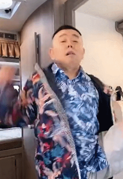 潘长江骨折跳无价之姐上热搜了